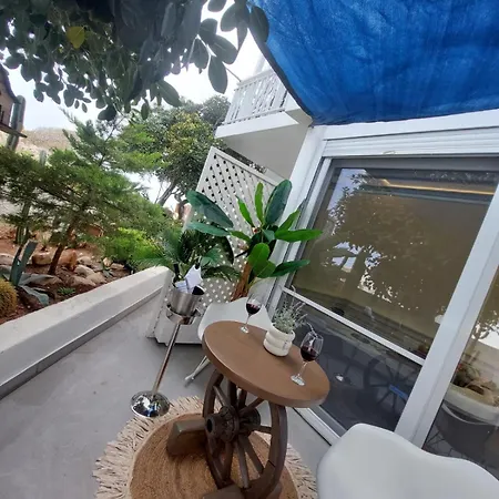 George's Point Of View Apartment