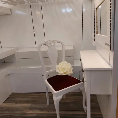 George's Point Of View דירה נאוסה