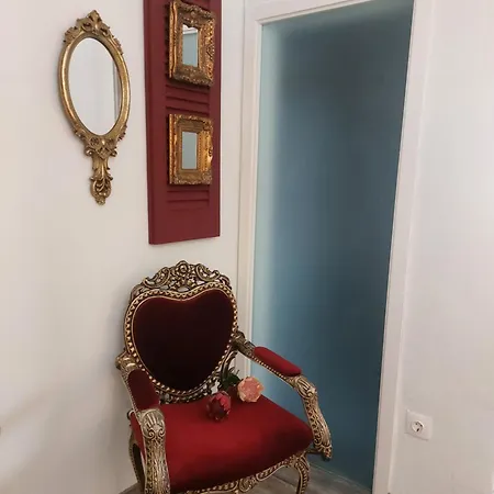 George's Point Of View נאוסה