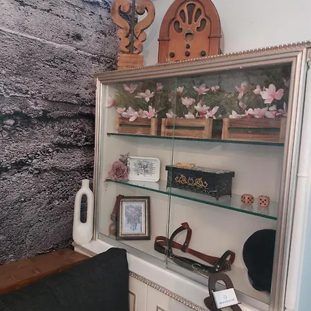 George's Point Of View 公寓 *