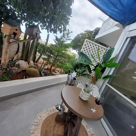 George's Point Of View Apartment *