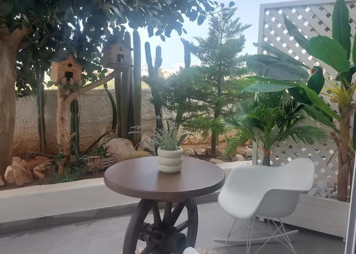 George's Point Of View * Naousa